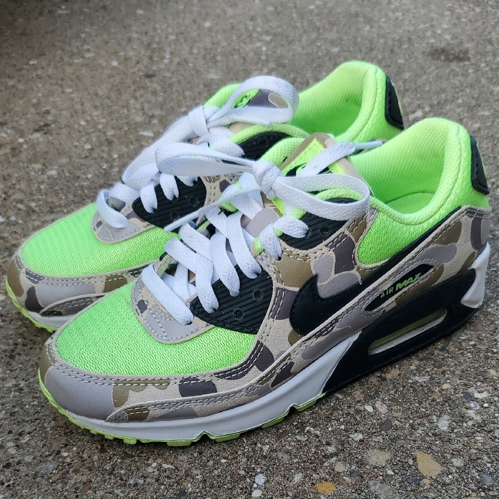 Nike Air Max 90 Volt Green Duck Camo Youth 4 Classic Sneakers CW4039-300 - Picture 2 of 8